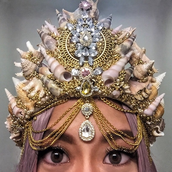 Mermaid Halloween crown. Chelsea flower crowns